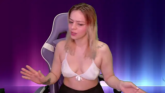 Snapshot of Dolce--Mia---Bianchi__07 chatting on March 2025 09:31:02 AM Dolce--Mia---Bianchi 07 online show from March 2025 09:31:02 AM