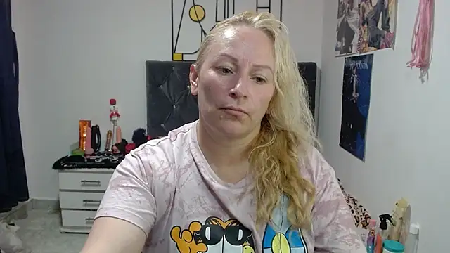emperabigbootybigass online show from May 2026 06:04:02 PM