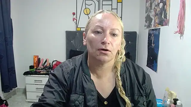 emperabigbootybigass online show from May 2026 12:35:02 PM