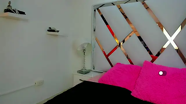 Snapshot of samy__milf chatting on January 2026 07:28:02 PM samy milf online show from January 2026 07:28:02 PM