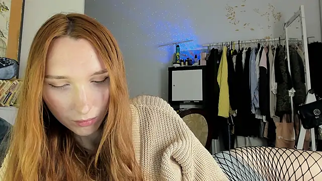 Snapshot of LisaIcon chatting on November 2025 01:33:02 PM LisaIcon online show from November 2025 01:33:02 PM