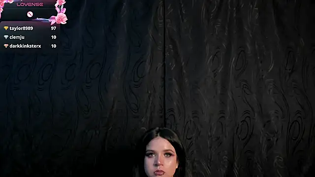 Snapshot of Kylie-fox chatting on February 2025 02:04:01 AM Kylie-fox online show from February 2025 02:04:01 AM