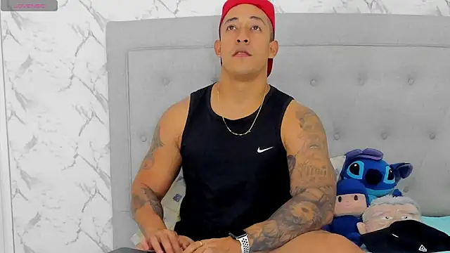 luigiferrara online show from December 2025 11:56:01 PM