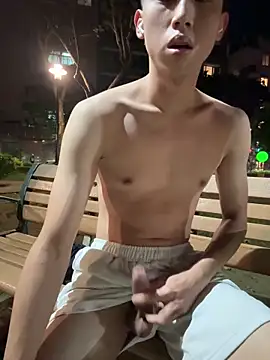 Benson18y online show from November 2025 06:41:04 PM