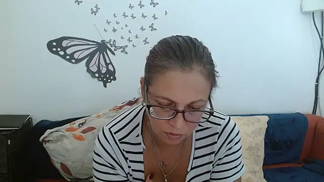 LadyHellene online show from July 2026 04:40:01 AM