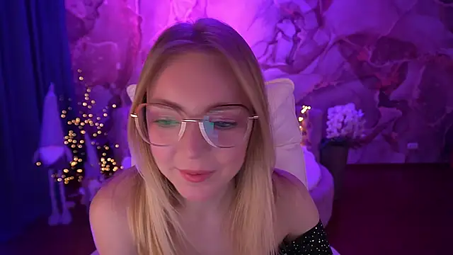 Snapshot of EmilySunshineS chatting on January 2025 08:57:02 PM EmilySunshineS online show from January 2025 08:57:02 PM