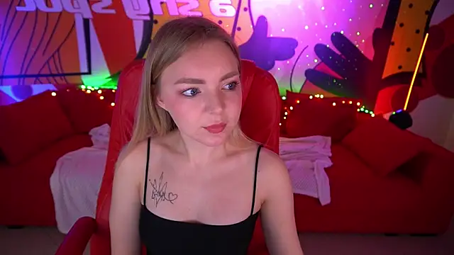 Snapshot of EmilySunshineS chatting on January 2025 09:50:01 PM EmilySunshineS online show from January 2025 09:50:01 PM