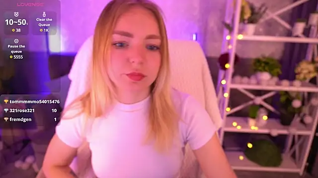 Snapshot of EmilySunshineS chatting on February 2025 01:09:01 AM EmilySunshineS online show from February 2025 01:09:01 AM