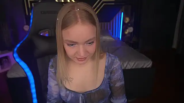 Snapshot of EmilySunshineS chatting on March 2025 09:31:02 PM EmilySunshineS online show from March 2025 09:31:02 PM