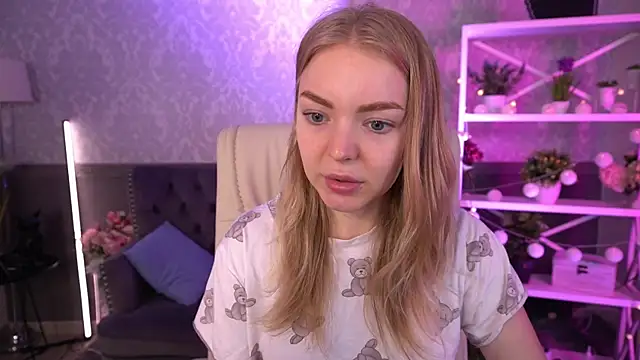 Snapshot of EmilySunshineS chatting on September 2025 06:26:01 AM EmilySunshineS online show from September 2025 06:26:01 AM