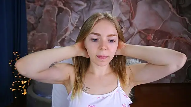 Snapshot of EmilySunshineS chatting on September 2025 01:46:01 PM EmilySunshineS online show from September 2025 01:46:01 PM