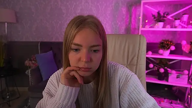 Snapshot of EmilySunshineS chatting on October 2025 05:40:01 AM EmilySunshineS online show from October 2025 05:40:01 AM