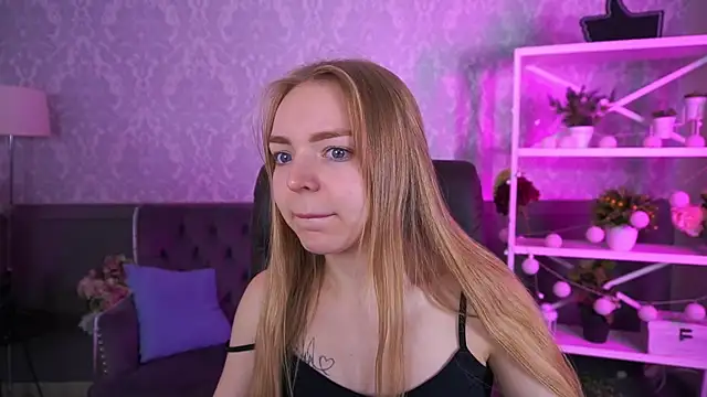 Snapshot of EmilySunshineS chatting on October 2025 06:16:02 AM EmilySunshineS online show from October 2025 06:16:02 AM