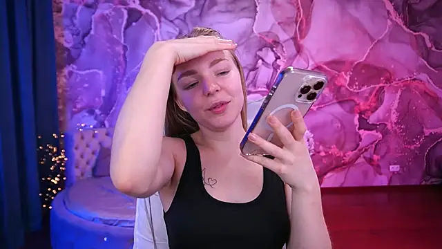 Snapshot of EmilySunshineS chatting on October 2025 01:23:01 PM EmilySunshineS online show from October 2025 01:23:01 PM