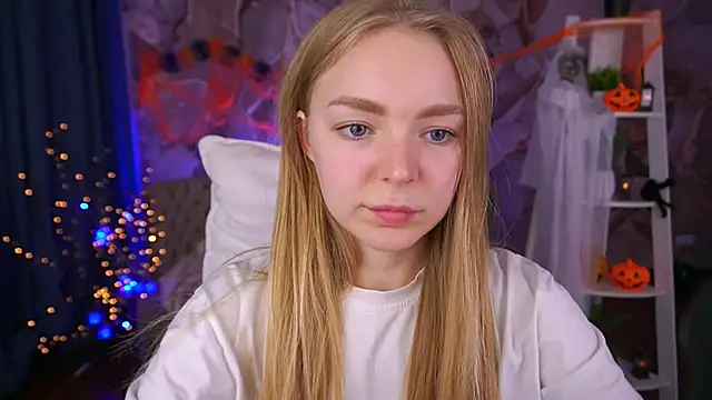 Snapshot of EmilySunshineS chatting on November 2025 02:19:02 PM EmilySunshineS online show from November 2025 02:19:02 PM