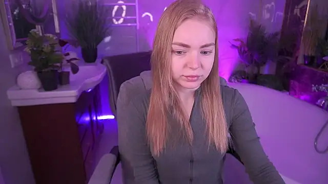 Snapshot of EmilySunshineS chatting on April 2026 05:43:01 AM EmilySunshineS online show from April 2026 05:43:01 AM