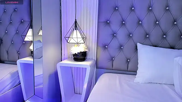 VioletthaRous online show from July 2026 10:34:02 PM