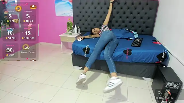 Snapshot of _candy_jade_ chatting on October 2025 01:10:02 PM candy jade online show from October 2025 01:10:02 PM