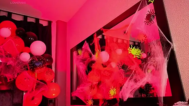 Snapshot of Mia_Oxford chatting on October 2025 12:16:01 PM Mia Oxford online show from October 2025 12:16:01 PM