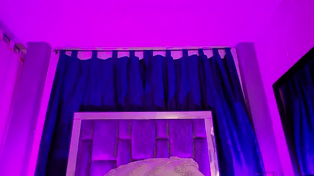 Snapshot of Mia_Oxford chatting on January 2026 02:32:02 PM Mia Oxford online show from January 2026 02:32:02 PM