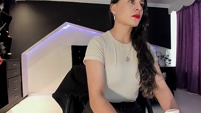 Coral Gibson online show from May 2026 02:44:01 PM