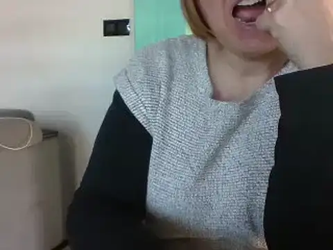 Snapshot of Sandcoq chatting on February 2025 11:49:02 AM Sandcoq online show from February 2025 11:49:02 AM