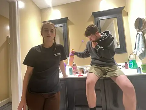 Snapshot of Maxinebabyyy chatting on December 2024 02:32:01 AM Maxinebabyyy online show from December 2024 02:32:01 AM