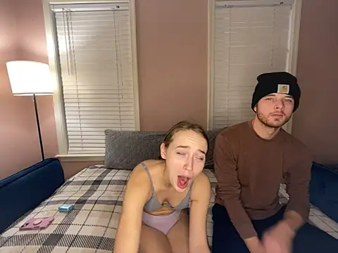 Snapshot of Maxinebabyyy chatting on January 2025 02:35:02 AM Maxinebabyyy online show from January 2025 02:35:02 AM