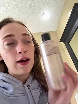 Snapshot of Maxinebabyyy chatting on March 2025 03:42:01 PM Maxinebabyyy online show from March 2025 03:42:01 PM