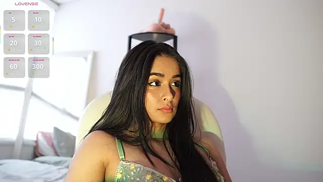 Snapshot of abigail_adamss chatting on April 2026 06:01:02 PM abigail adamss online show from April 2026 06:01:02 PM