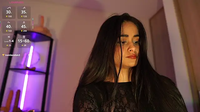 Snapshot of abigail_adamss chatting on April 2026 10:37:02 PM abigail adamss online show from April 2026 10:37:02 PM