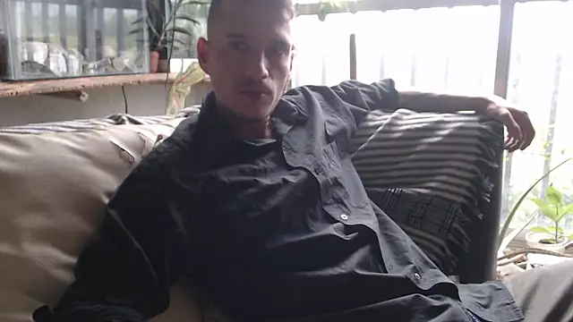 roystonee01 online show from February 2026 05:54:01 PM