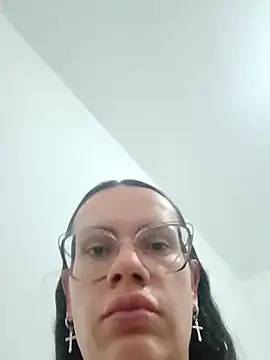 Snapshot of LadyDaemon chatting on October 2025 02:15:01 AM LadyDaemon online show from October 2025 02:15:01 AM