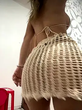 Carolinen online show from September 2025 06:42:02 PM