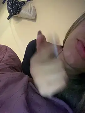 Carolinen online show from April 2026 06:03:01 PM