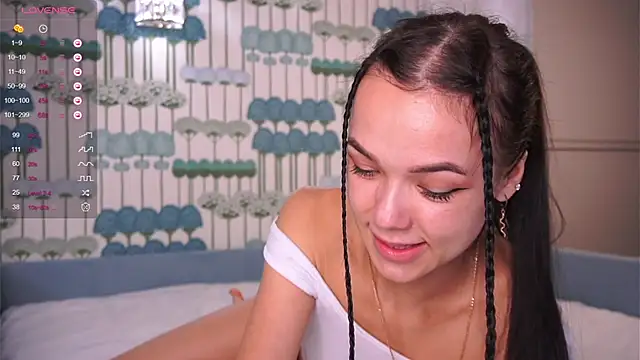 SynneFrary online show from January 2025 01:11:01 PM