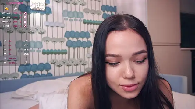 SynneFrary online show from January 2025 03:40:01 PM