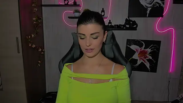 Snapshot of KayWuds chatting on December 2024 08:56:01 AM KayWuds online show from December 2024 08:56:01 AM