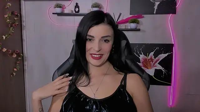 Snapshot of KayWuds chatting on February 2025 01:11:02 PM KayWuds online show from February 2025 01:11:02 PM