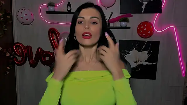 Snapshot of KayWuds chatting on February 2025 01:51:01 PM KayWuds online show from February 2025 01:51:01 PM