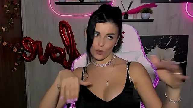 Snapshot of KayWuds chatting on February 2025 10:28:02 AM KayWuds online show from February 2025 10:28:02 AM