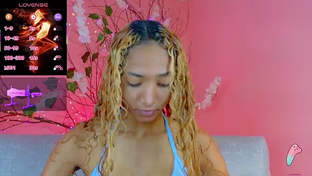 Snapshot of Charlotte_Love10 chatting on November 2025 01:21:02 PM Charlotte Love10 online show from November 2025 01:21:02 PM