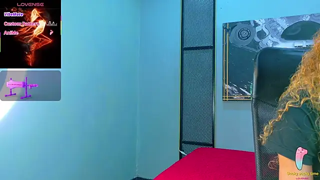 Snapshot of Charlotte_Love10 chatting on November 2025 12:34:01 PM Charlotte Love10 online show from November 2025 12:34:01 PM