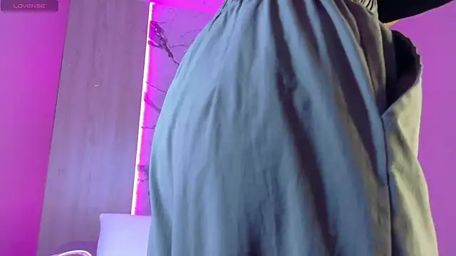 Snapshot of Charlotte_Love10 chatting on November 2025 12:16:01 PM Charlotte Love10 online show from November 2025 12:16:01 PM