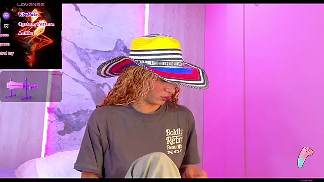 Snapshot of Charlotte_Love10 chatting on November 2025 12:18:01 PM Charlotte Love10 online show from November 2025 12:18:01 PM