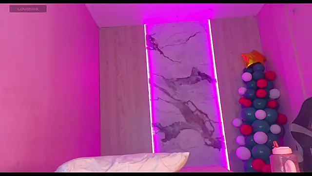 Snapshot of Charlotte_Love10 chatting on December 2025 05:24:02 AM Charlotte Love10 online show from December 2025 05:24:02 AM