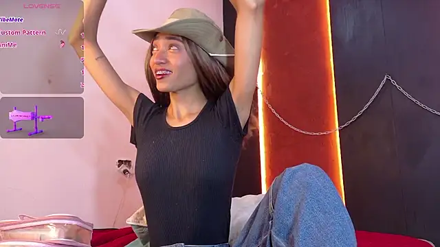 Snapshot of Charlotte_Love10 chatting on January 2026 12:20:01 PM Charlotte Love10 online show from January 2026 12:20:01 PM