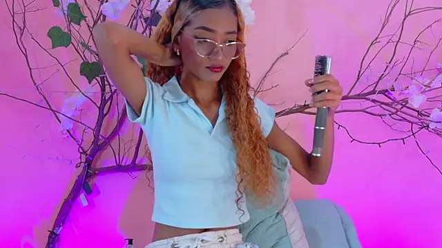 Snapshot of Charlotte_Love10 chatting on March 2026 12:11:01 PM Charlotte Love10 online show from March 2026 12:11:01 PM