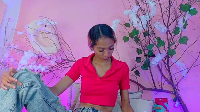 Snapshot of Charlotte_Love10 chatting on April 2026 09:59:01 PM Charlotte Love10 online show from April 2026 09:59:01 PM