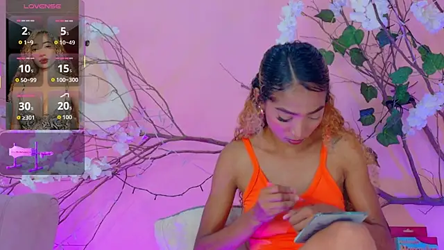 Snapshot of Charlotte_Love10 chatting on April 2026 08:53:02 PM Charlotte Love10 online show from April 2026 08:53:02 PM